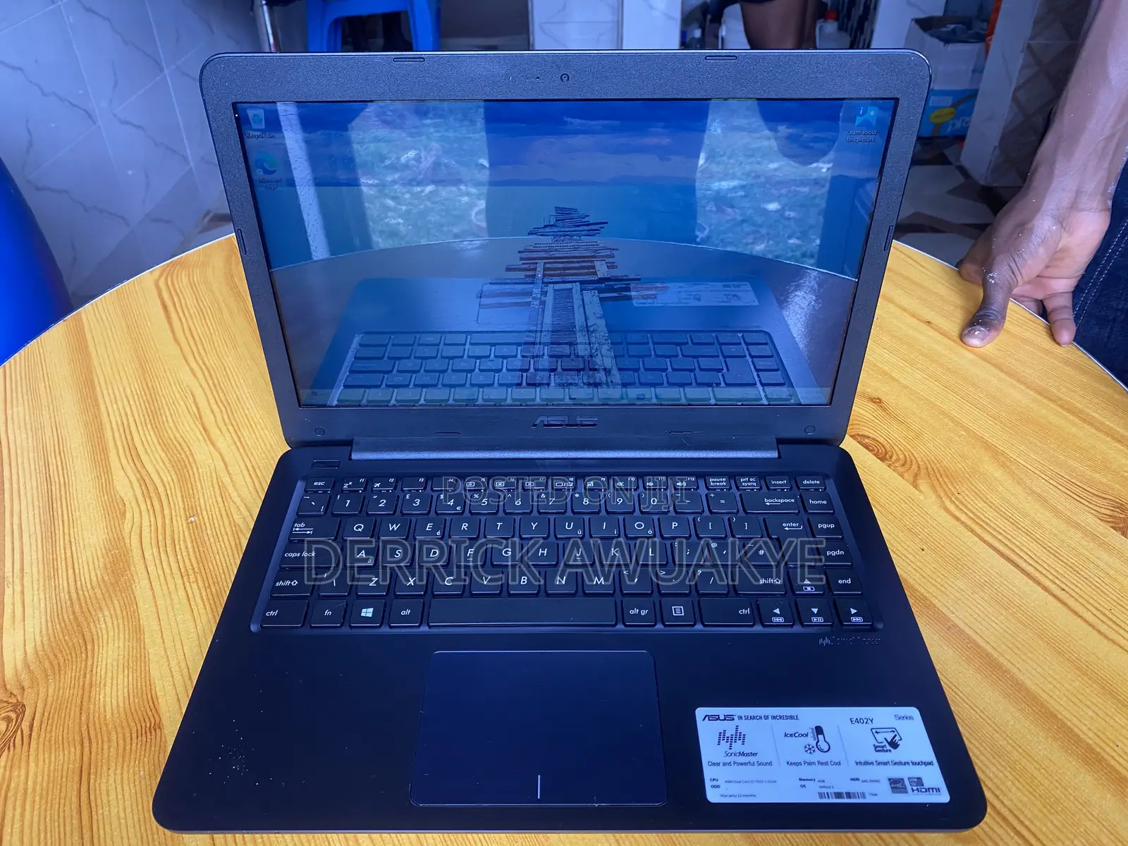 Laptop Asus E402SA 4GB AMD HDD+SSD 350GB