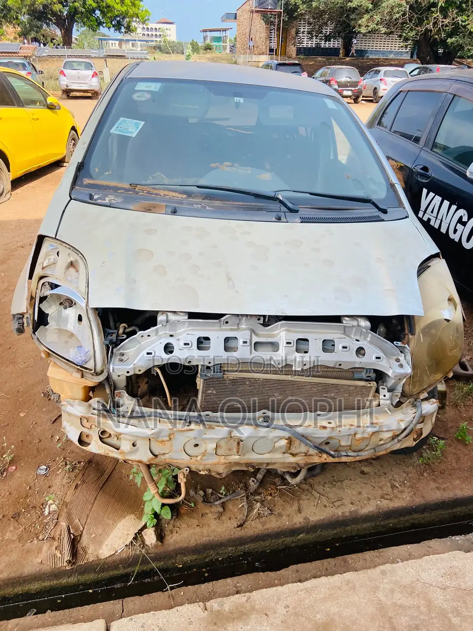 Toyota Vitz 2010 Silver