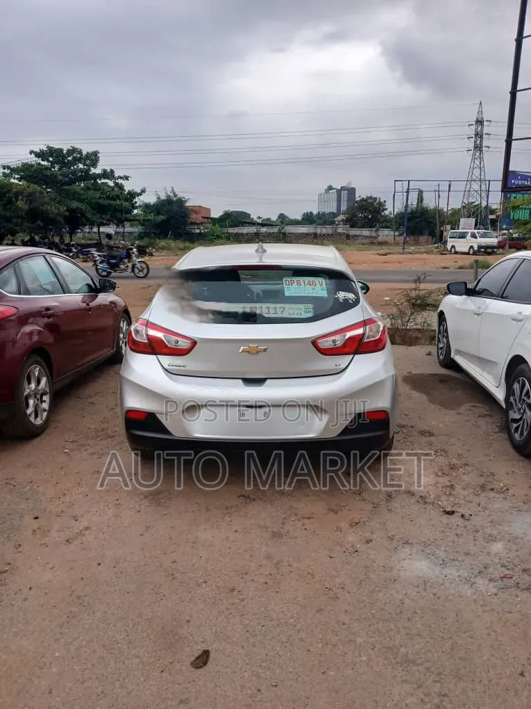 Chevrolet Cruze LT Auto Hatchback 2017 Silver