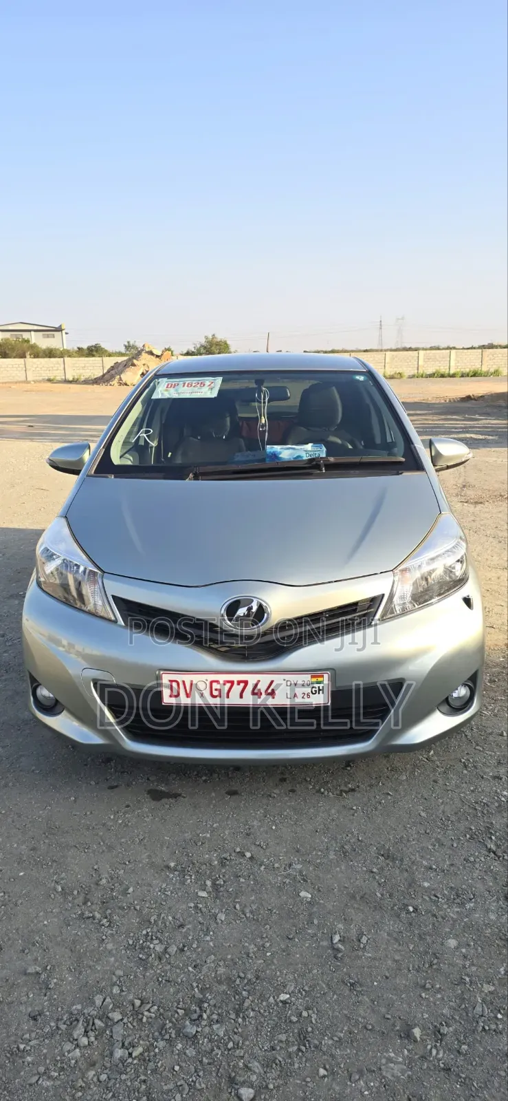 Toyota Vitz 2013 Silver