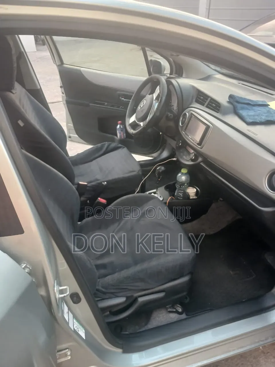 Toyota Vitz 2013 Silver