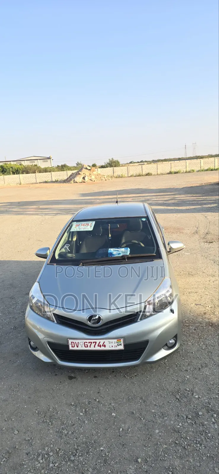 Toyota Vitz 2013 Silver