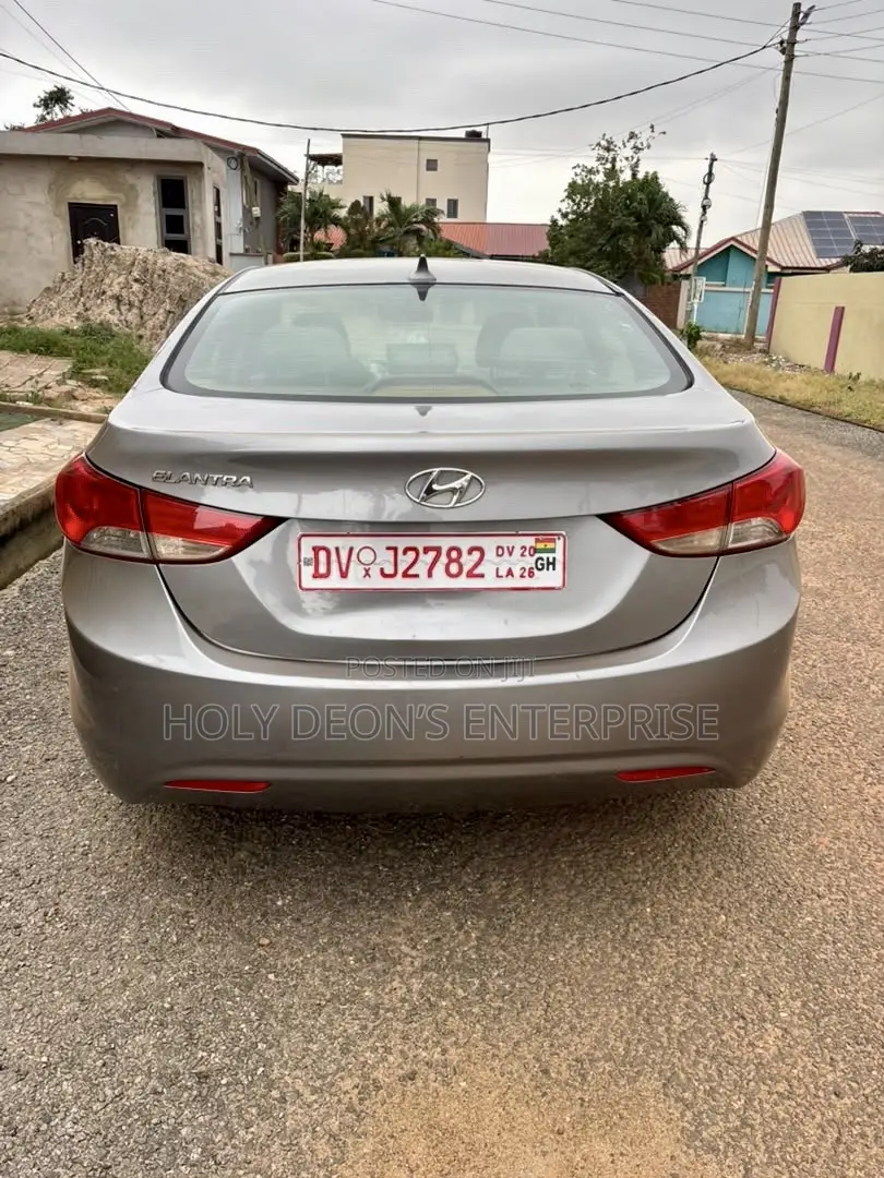 Hyundai Elantra GLS Sedan FWD (1.8L 4cyl 6A) 2013 Gray