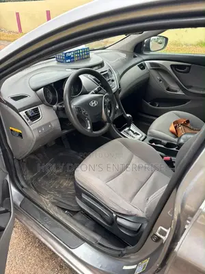 Hyundai Elantra GLS Sedan FWD (1.8L 4cyl 6A) 2013 Gray
