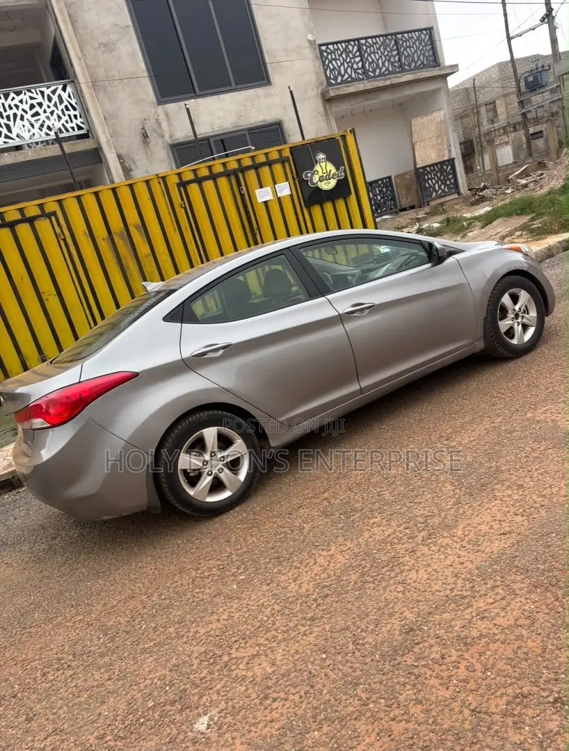 Hyundai Elantra GLS Sedan FWD (1.8L 4cyl 6A) 2013 Gray