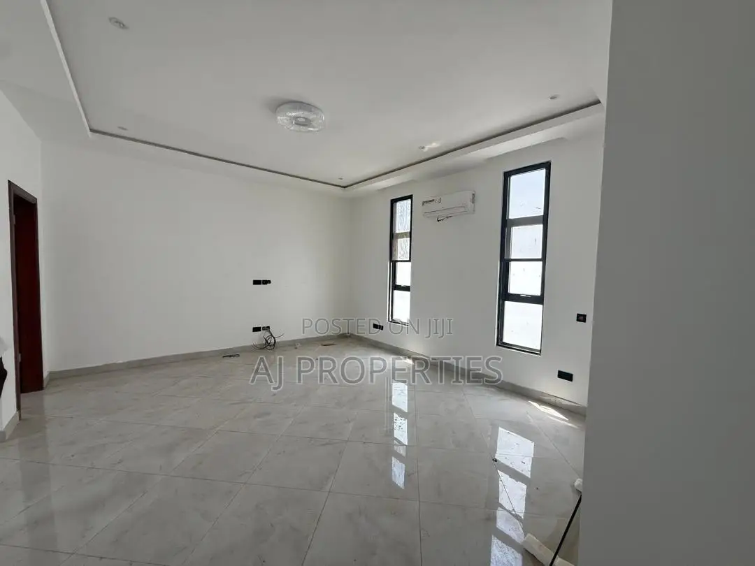 5bdrm House in East Legon for sale