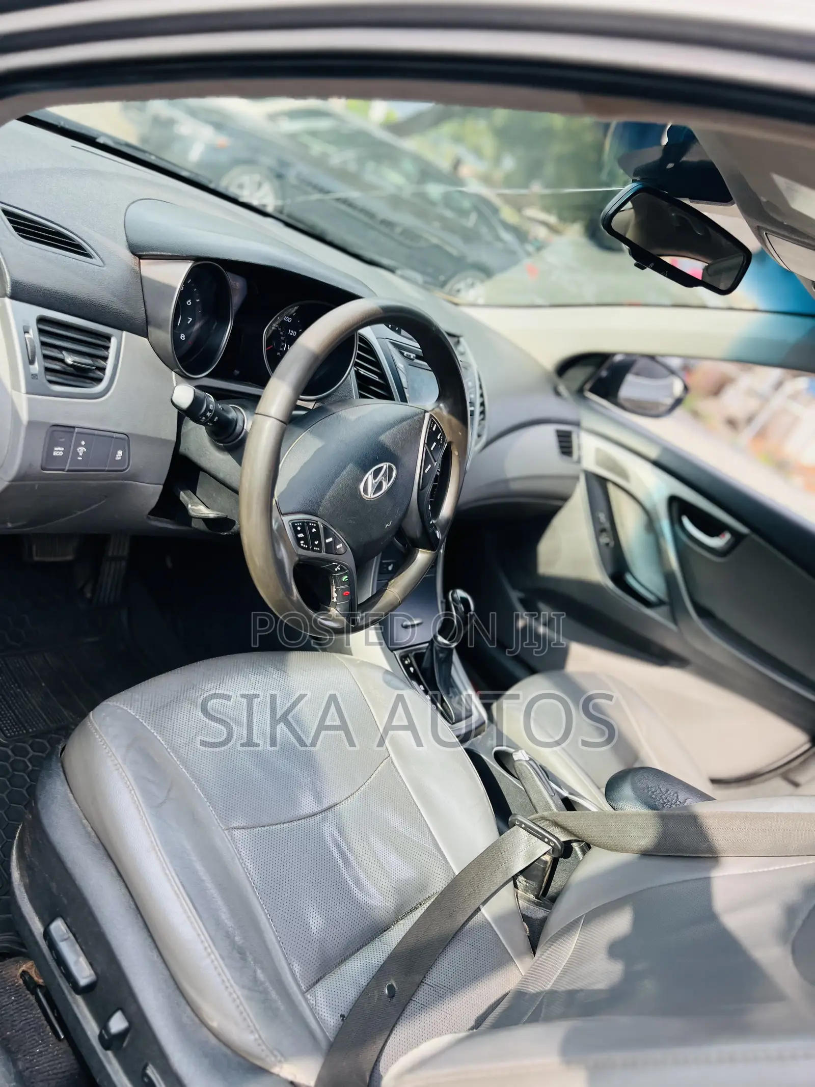 Hyundai Elantra Limited 4dr Sedan (1.8L 4cyl 6A) 2015 Gray