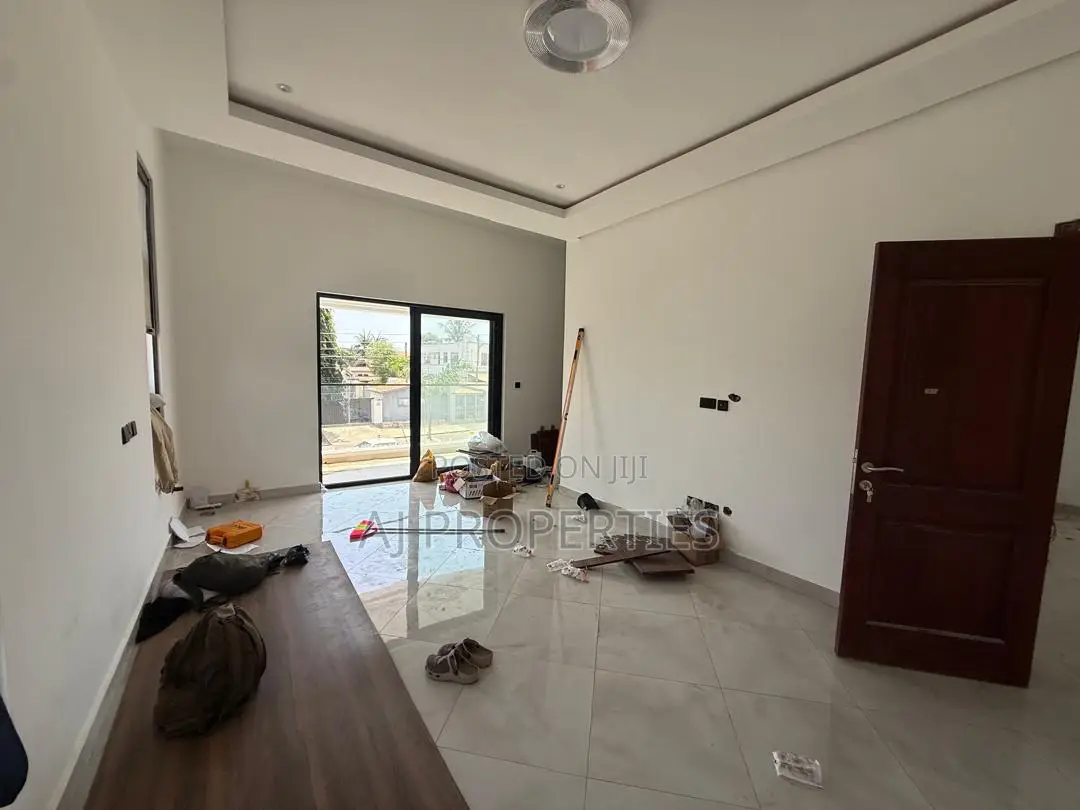 5bdrm House in East Legon for sale
