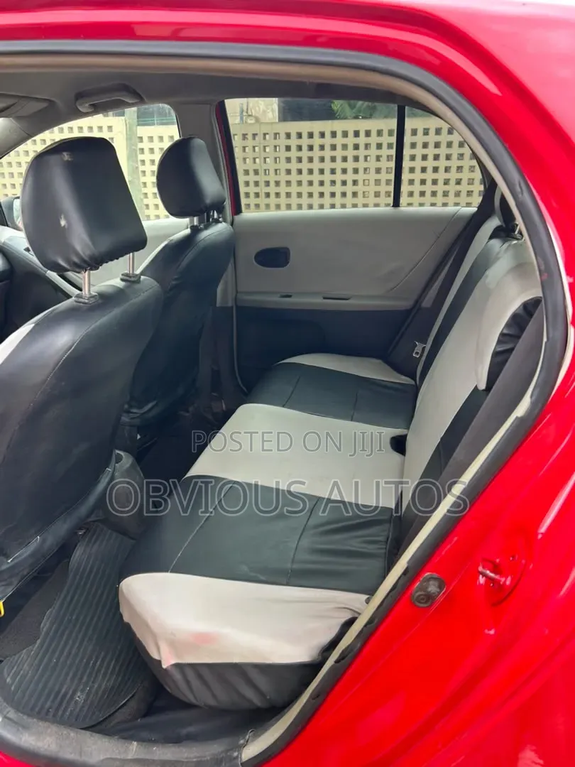Toyota Vitz 2010 Red