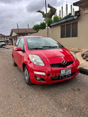 Toyota Vitz 2010 Red
