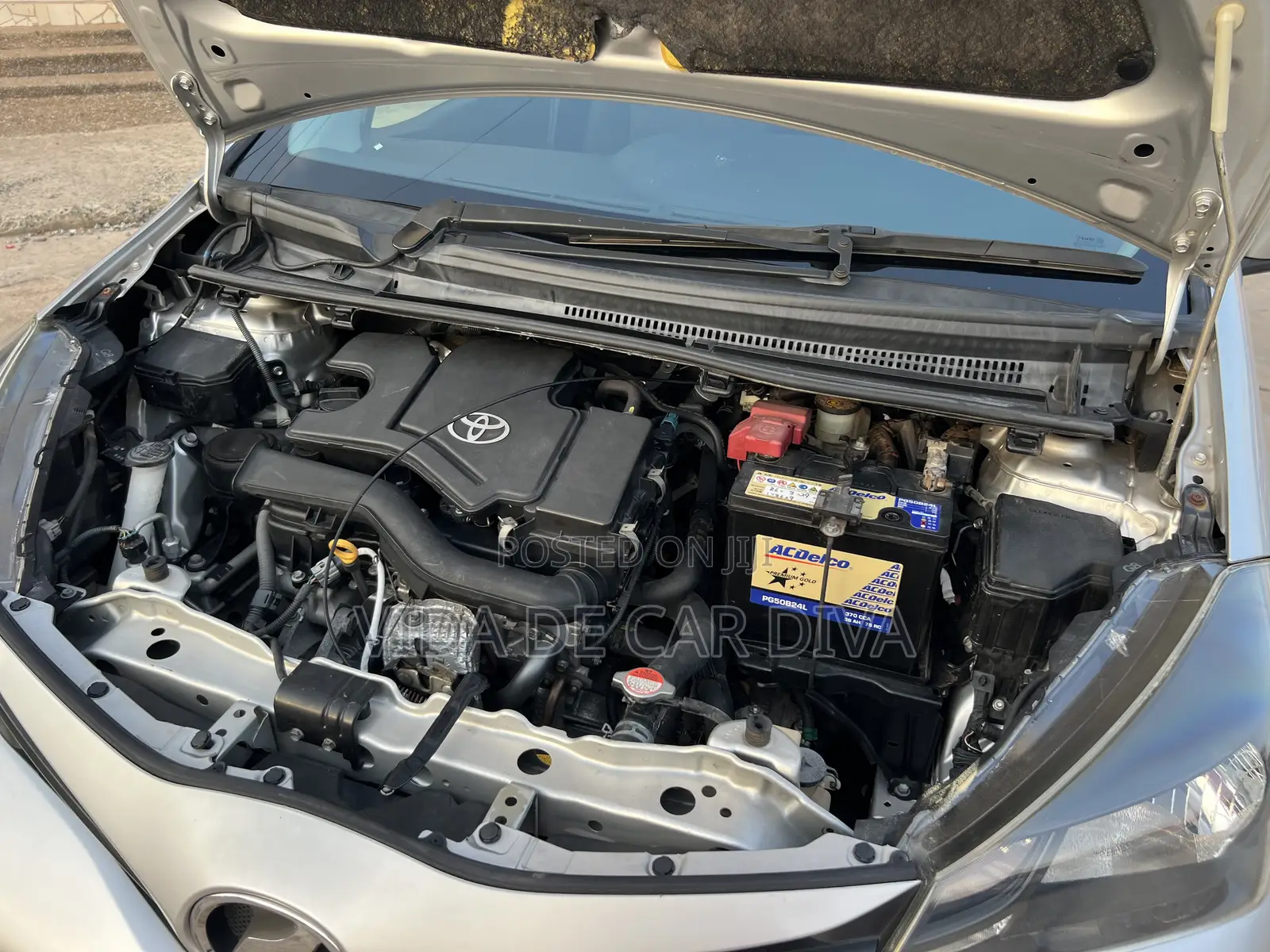 Toyota Vitz 1.0 FWD 5dr 2015 Silver
