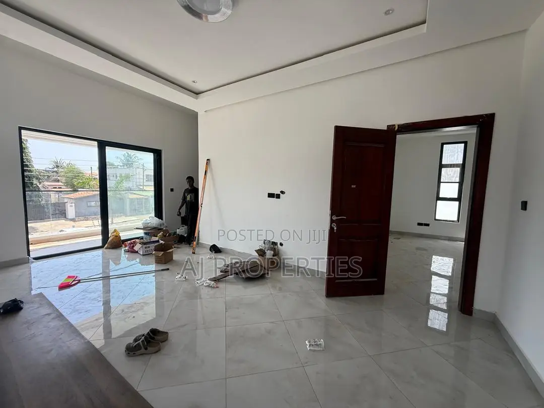5bdrm House in East Legon for sale