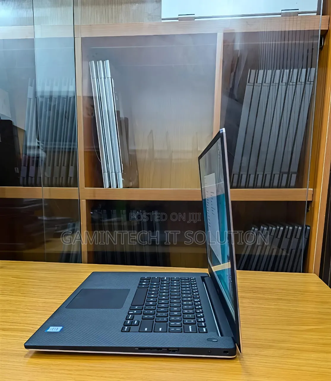 New Laptop Dell Precision 15 5520 24GB Intel Core i7 SSD 1T