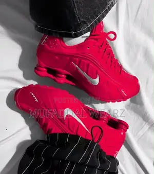 Nike Shox R4