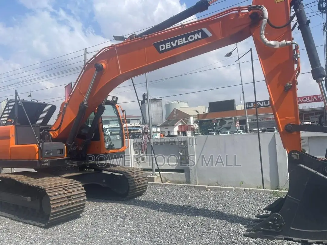 Develon DX220 Excavator