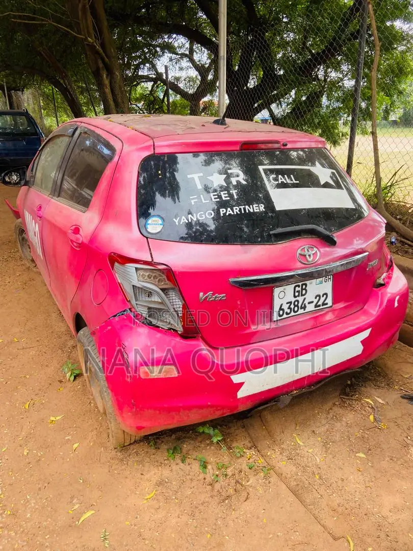 Toyota Vitz 2012 Pink