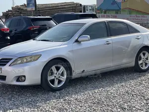Toyota Camry LE 4dr Sedan (2.5L 4cyl 6AM) 2010 Silver