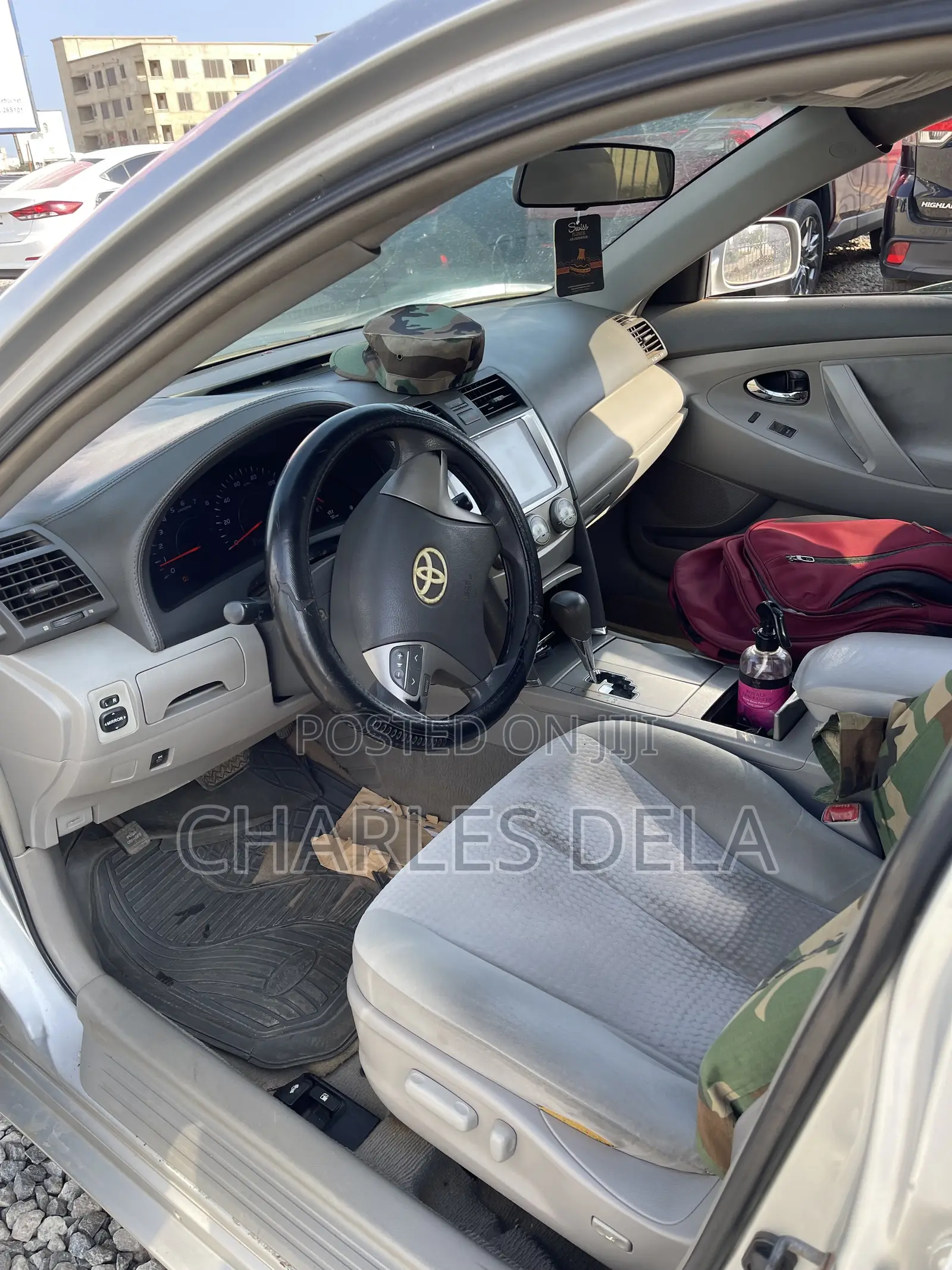Toyota Camry LE 4dr Sedan (2.5L 4cyl 6AM) 2010 Silver