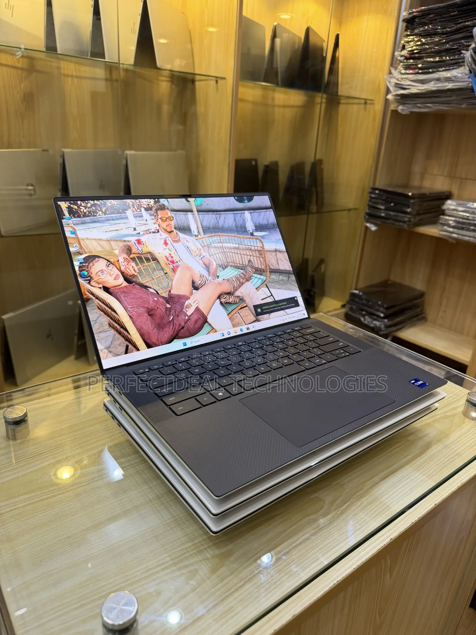 New Laptop Dell XPS 15 9510 16GB Intel Core i9 SSD 512GB