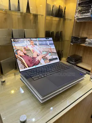 New Laptop Dell XPS 15 9510 16GB Intel Core i9 SSD 512GB