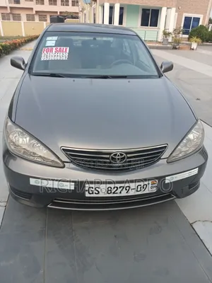Toyota Camry 2005 Gray