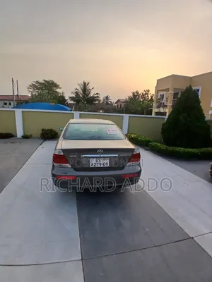 Toyota Camry 2005 Gray
