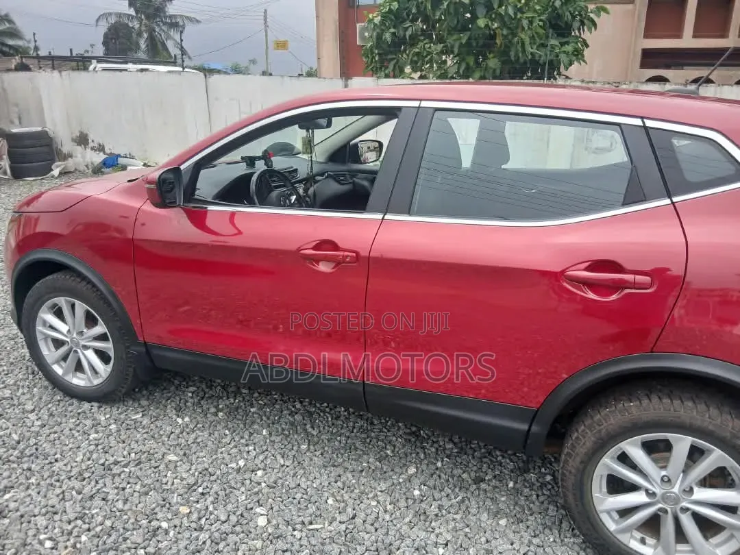 Nissan Qashqai 2018 Red