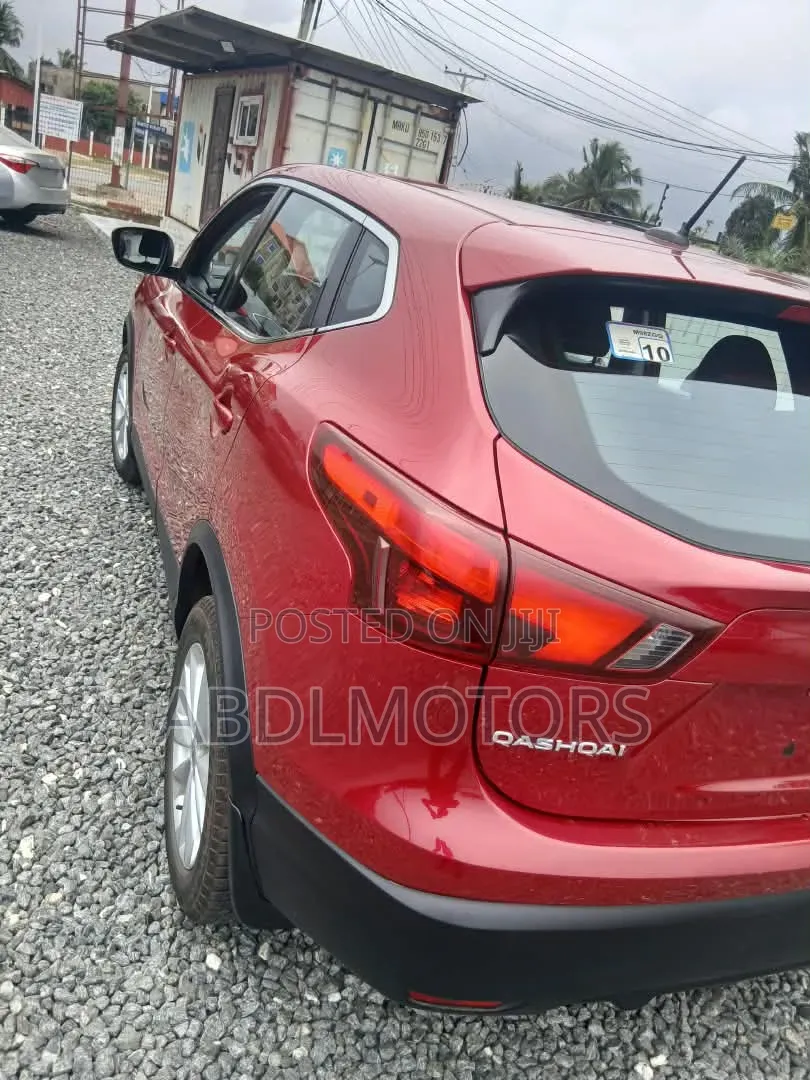 Nissan Qashqai 2018 Red