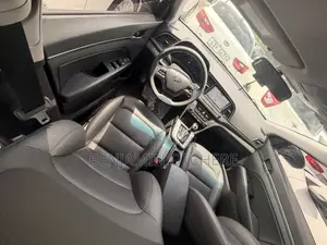 Hyundai Avante 2018 White