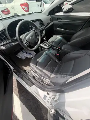 Hyundai Avante 2018 White