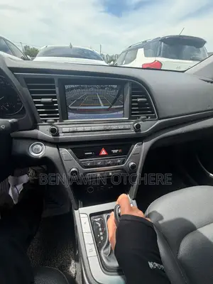 Hyundai Avante 2018 White