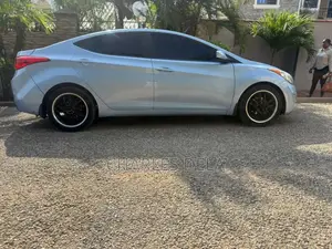 Hyundai Elantra Limited Sedan FWD (1.8L 4cyl 6A) 2013 Blue