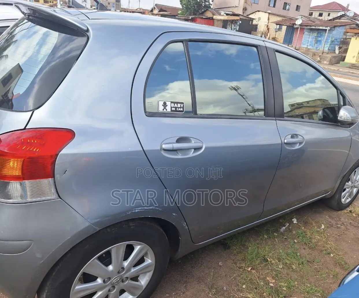 Toyota Yaris 2011