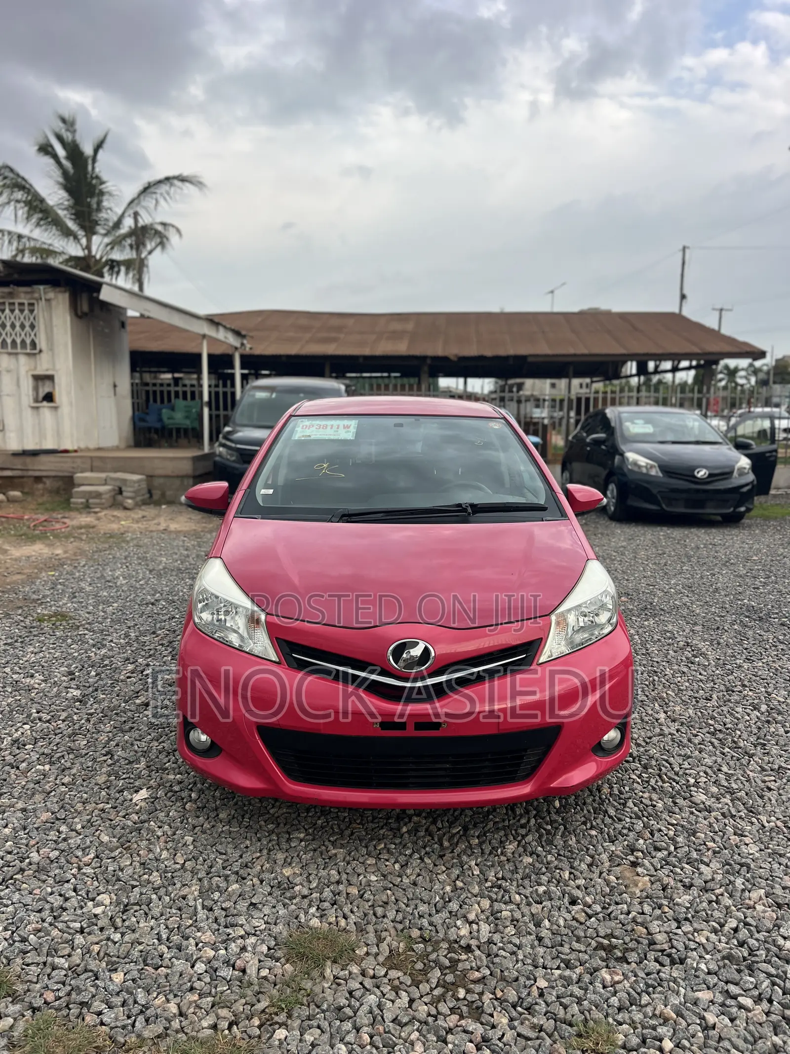 Toyota Vitz 1.3 AWD 3dr 2013 Pink