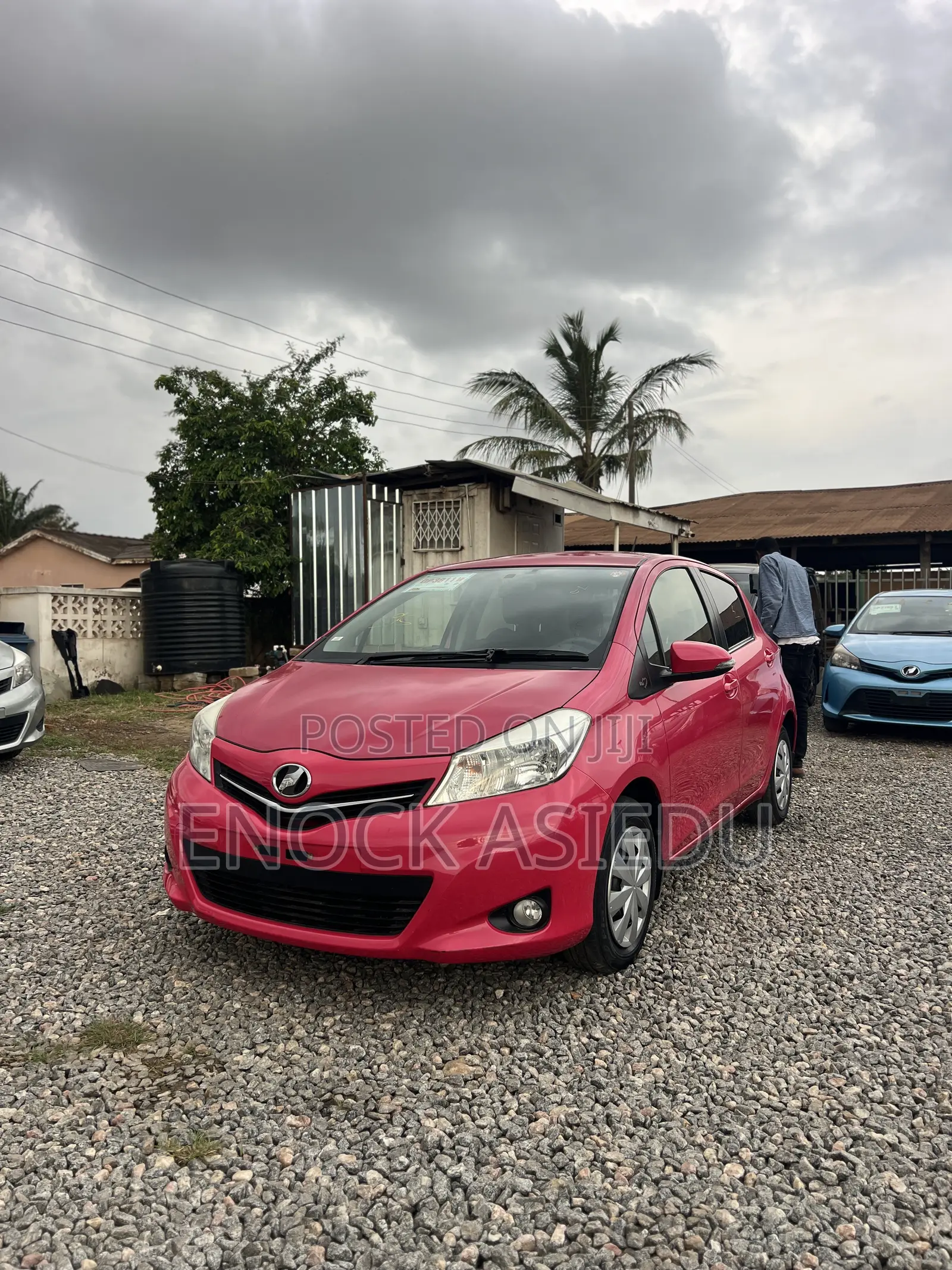 Toyota Vitz 1.3 AWD 3dr 2013 Pink