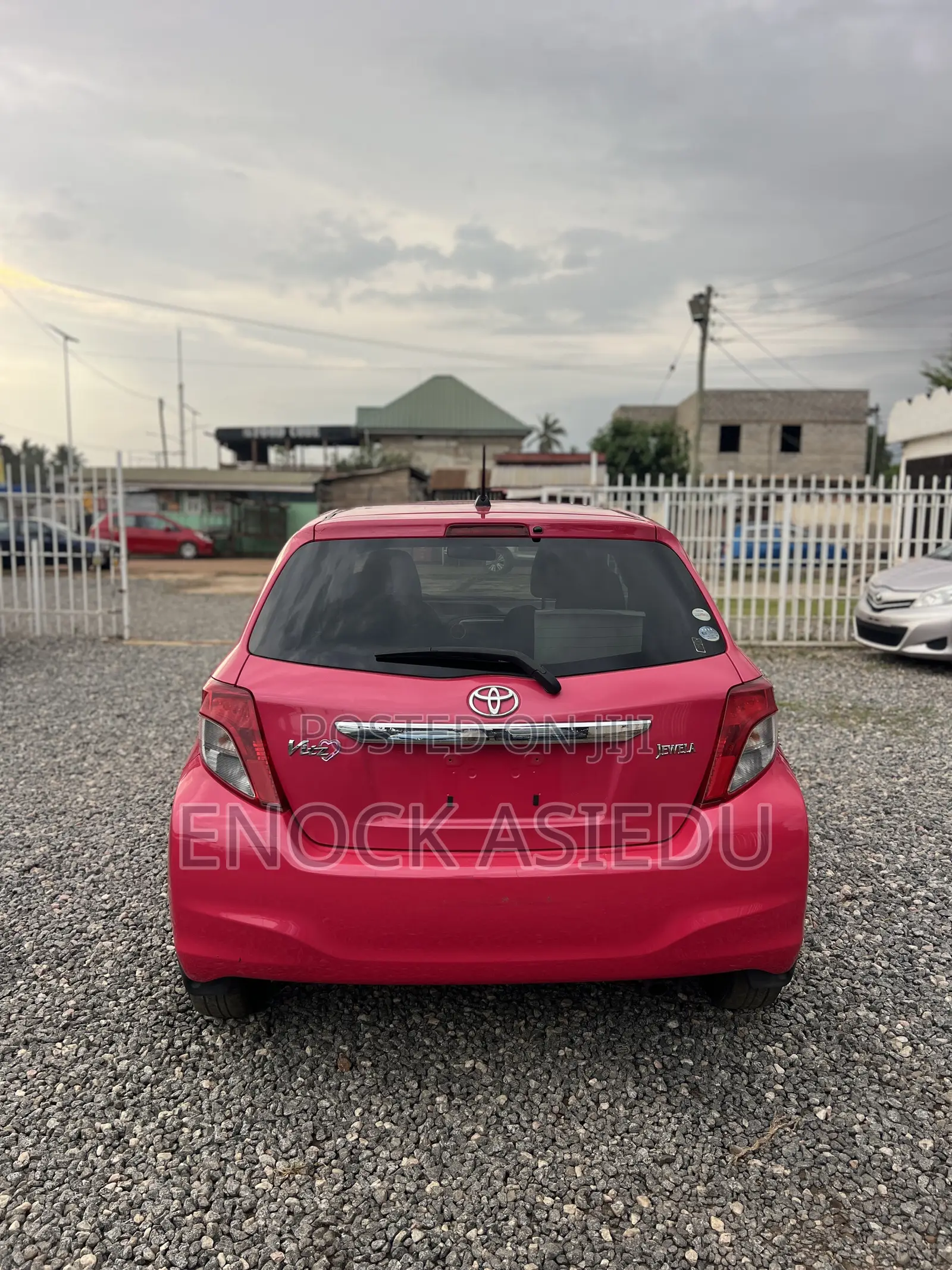 Toyota Vitz 1.3 AWD 3dr 2013 Pink
