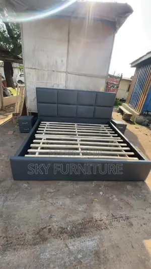 The Executive King-Size Frame With Side Drawers