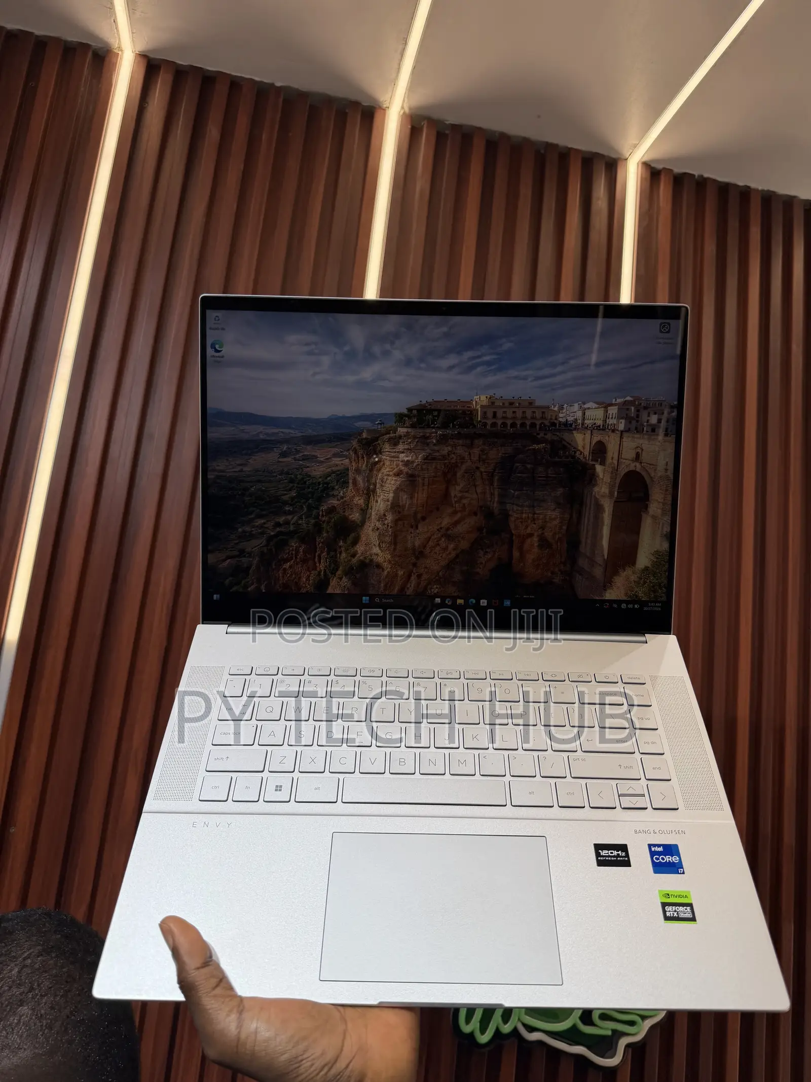 Laptop HP Envy 16 Gaming 16-h1023dx 16GB Intel Core i7 SSD 1T