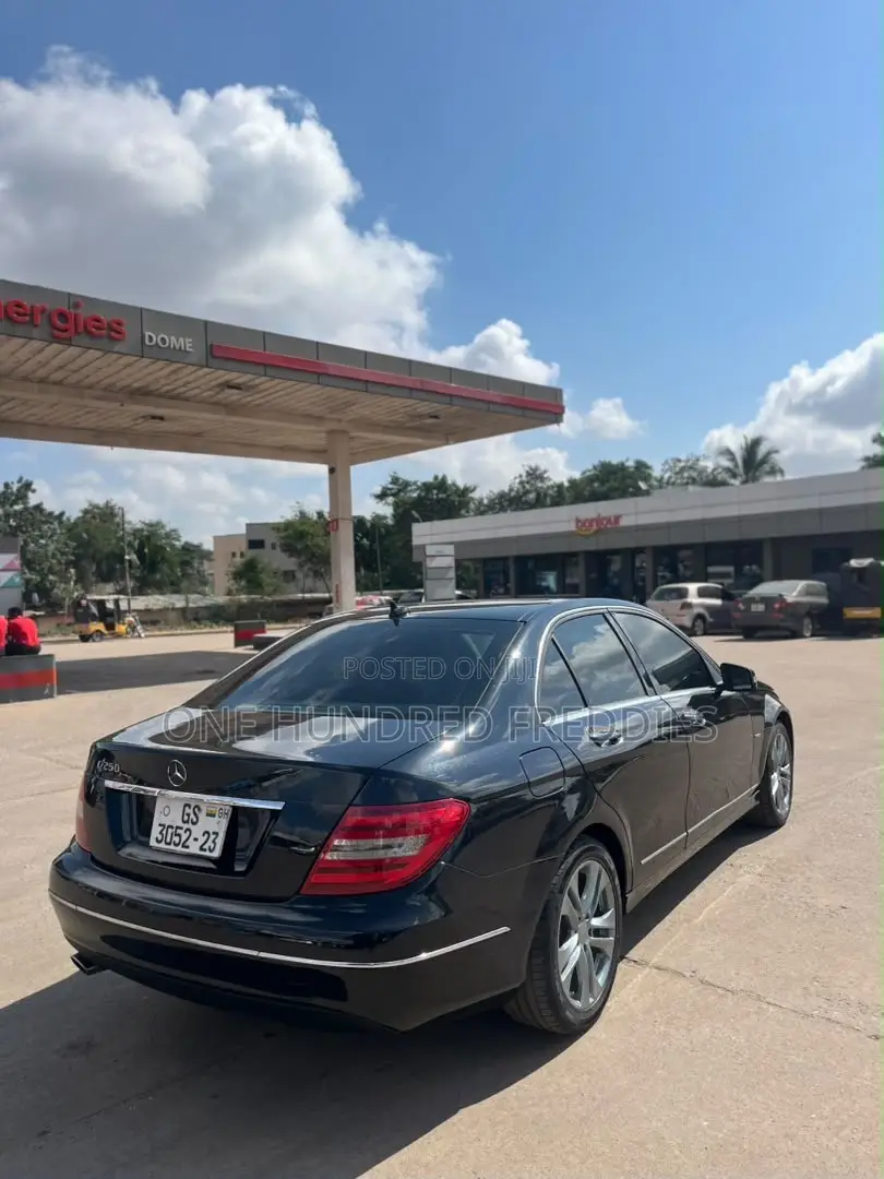 Mercedes-Benz C250 2012 Black