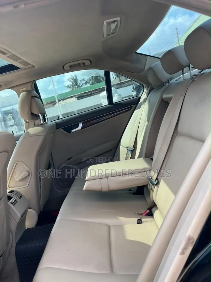 Mercedes-Benz C250 2012 Black