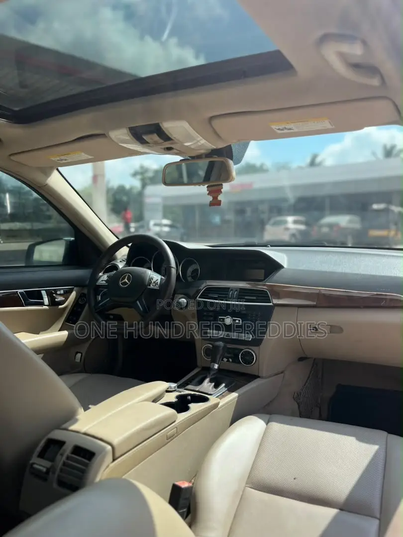 Mercedes-Benz C250 2012 Black
