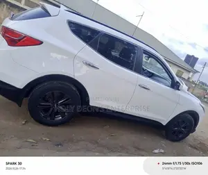Hyundai Santa Fe GLS 4dr SUV AWD (3.3L 6cyl 6A) 2014 White