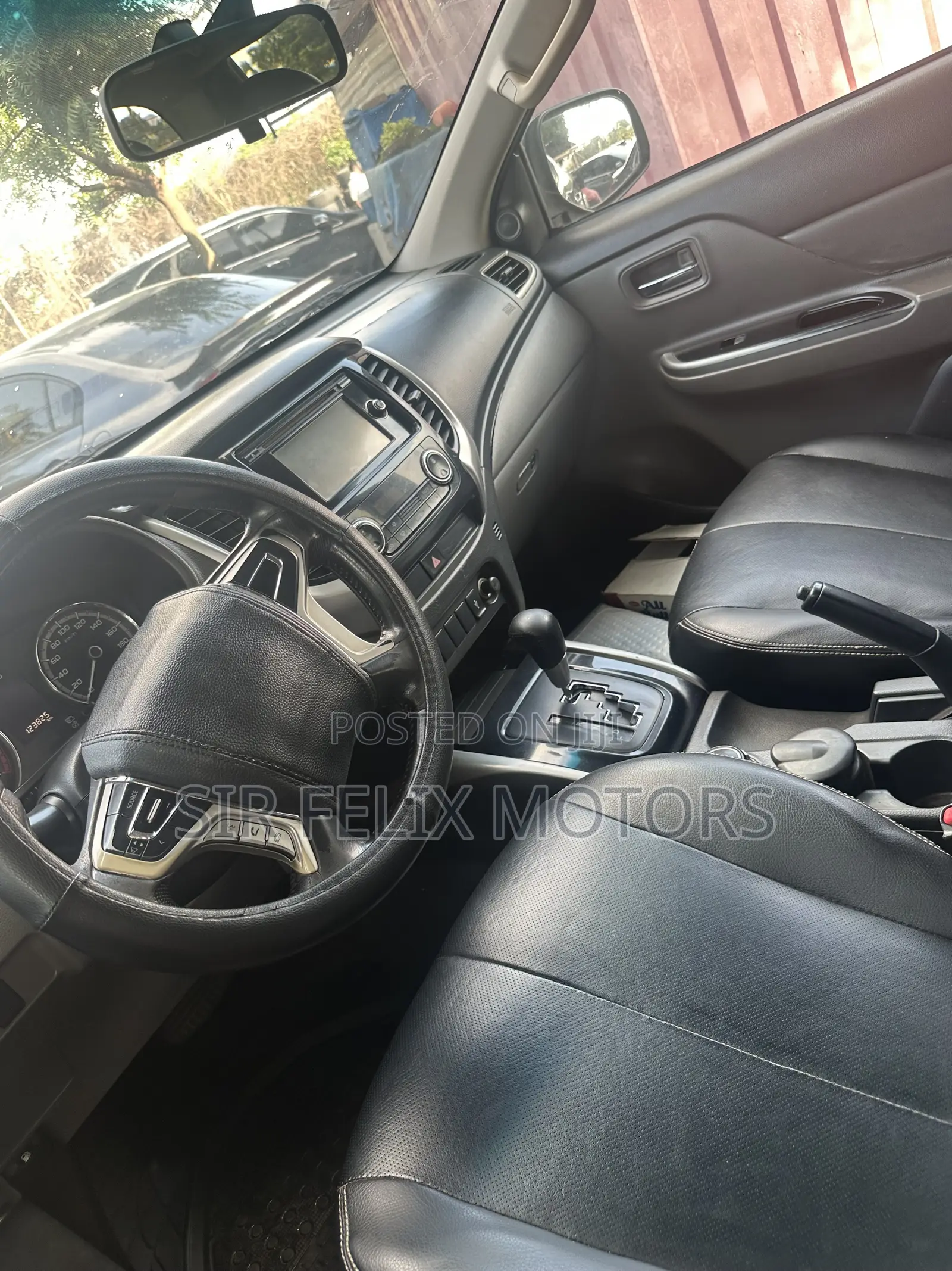 Mitsubishi L200 Double Cab 2.4 154hp 4WD 2017 Black
