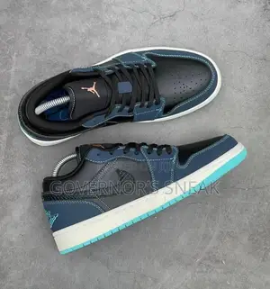 Nike Air Jordan 1Low SE (Dark Obsidian Black)