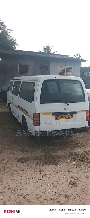 Nissan Caravan (Urvan) 2010 White