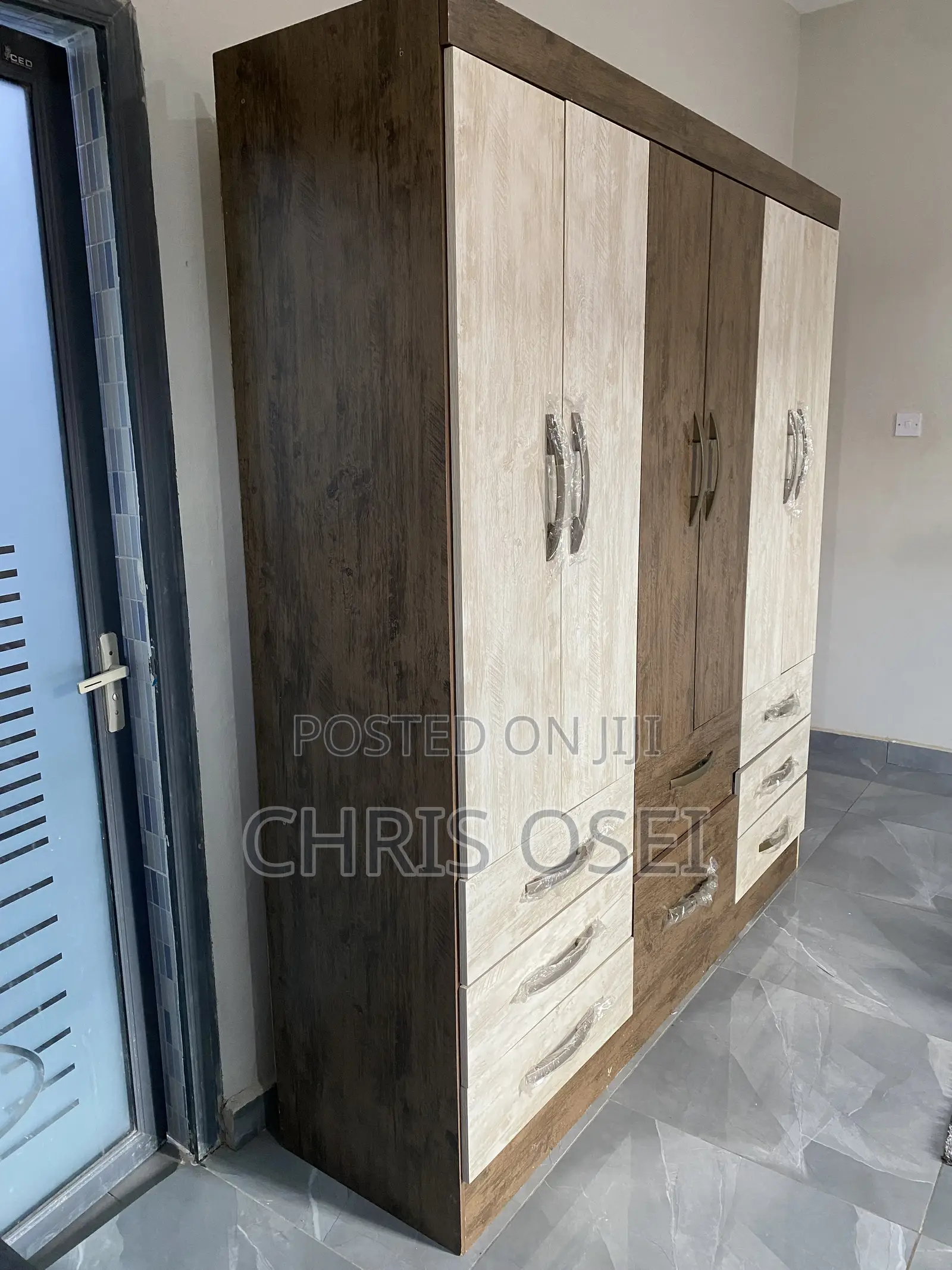 Wardrobe 14 Door
