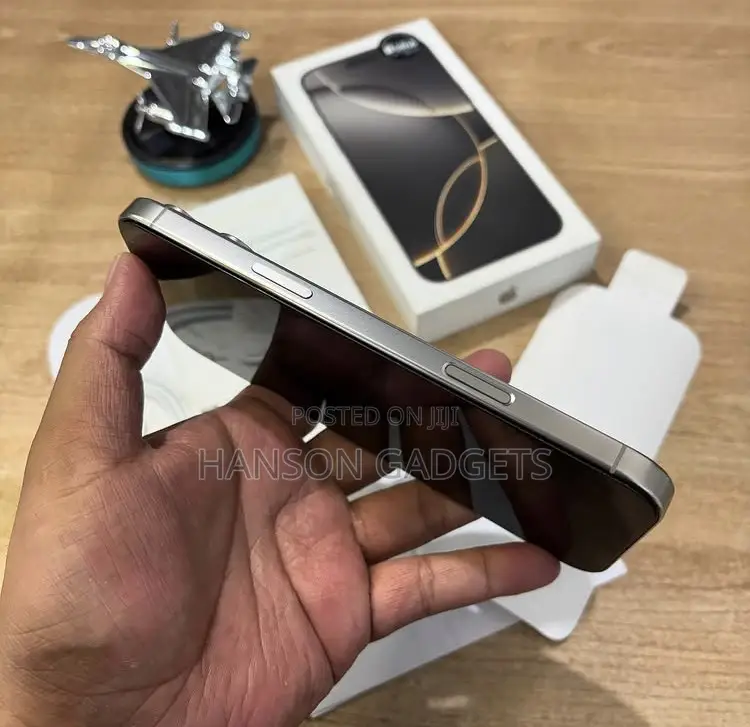 New Apple iPhone 16 Pro Max 1 TB Gray