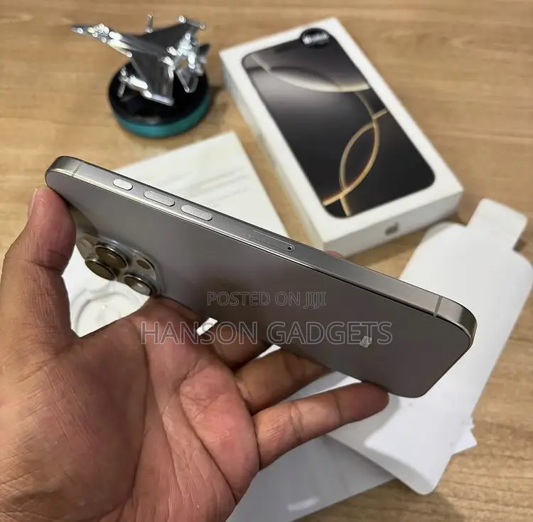 New Apple iPhone 16 Pro Max 1 TB Gray