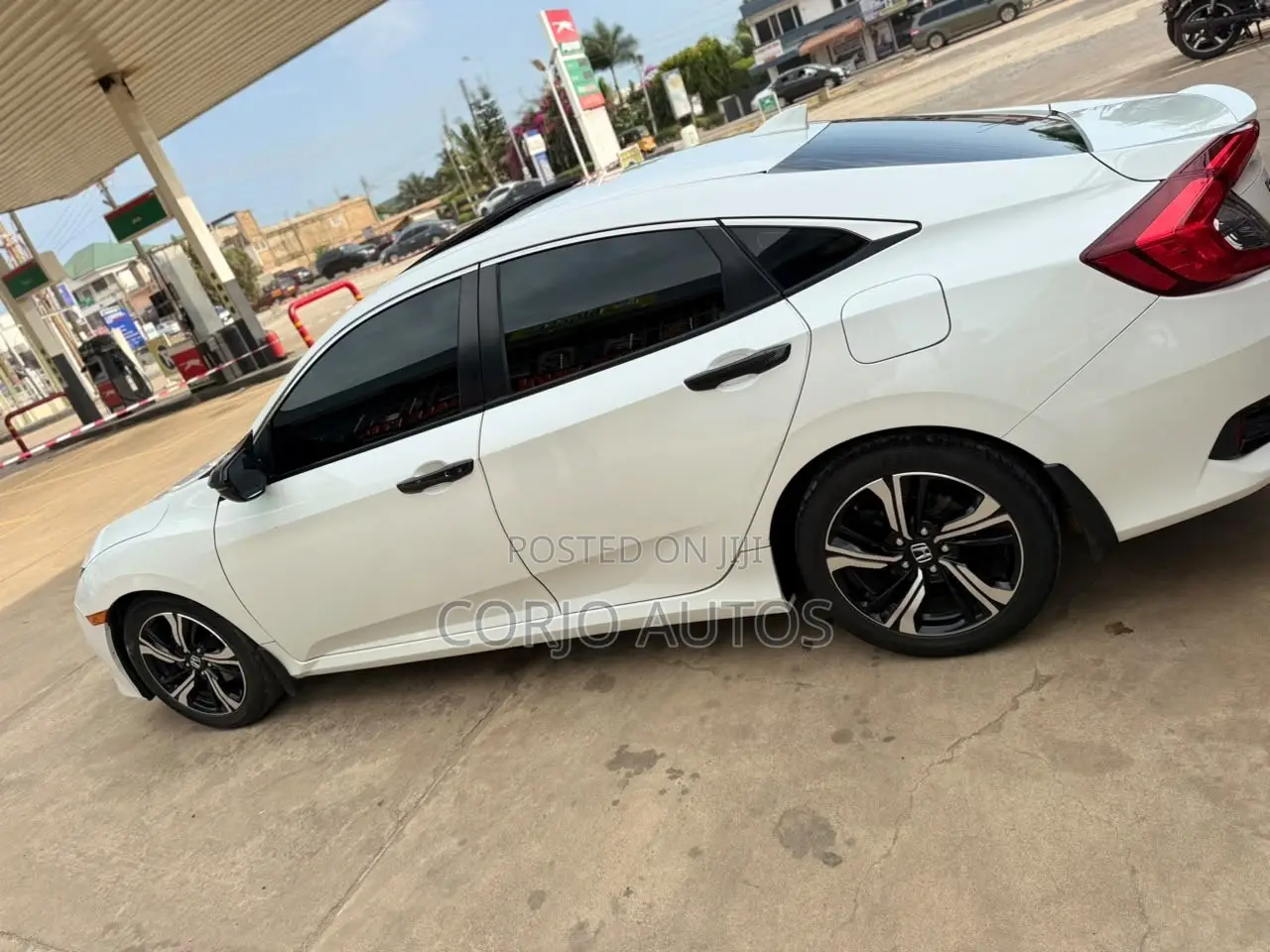 Honda Civic Touring 4dr Sedan (1.5L 4cyl) 2016 White