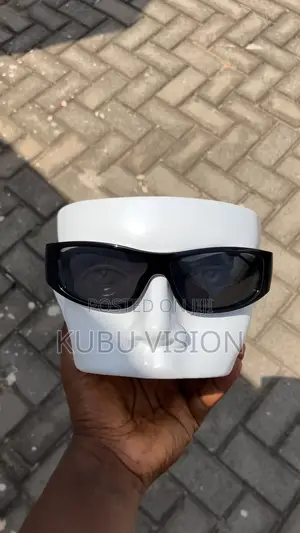 Men’s Stylish Black Frame Sunglasses